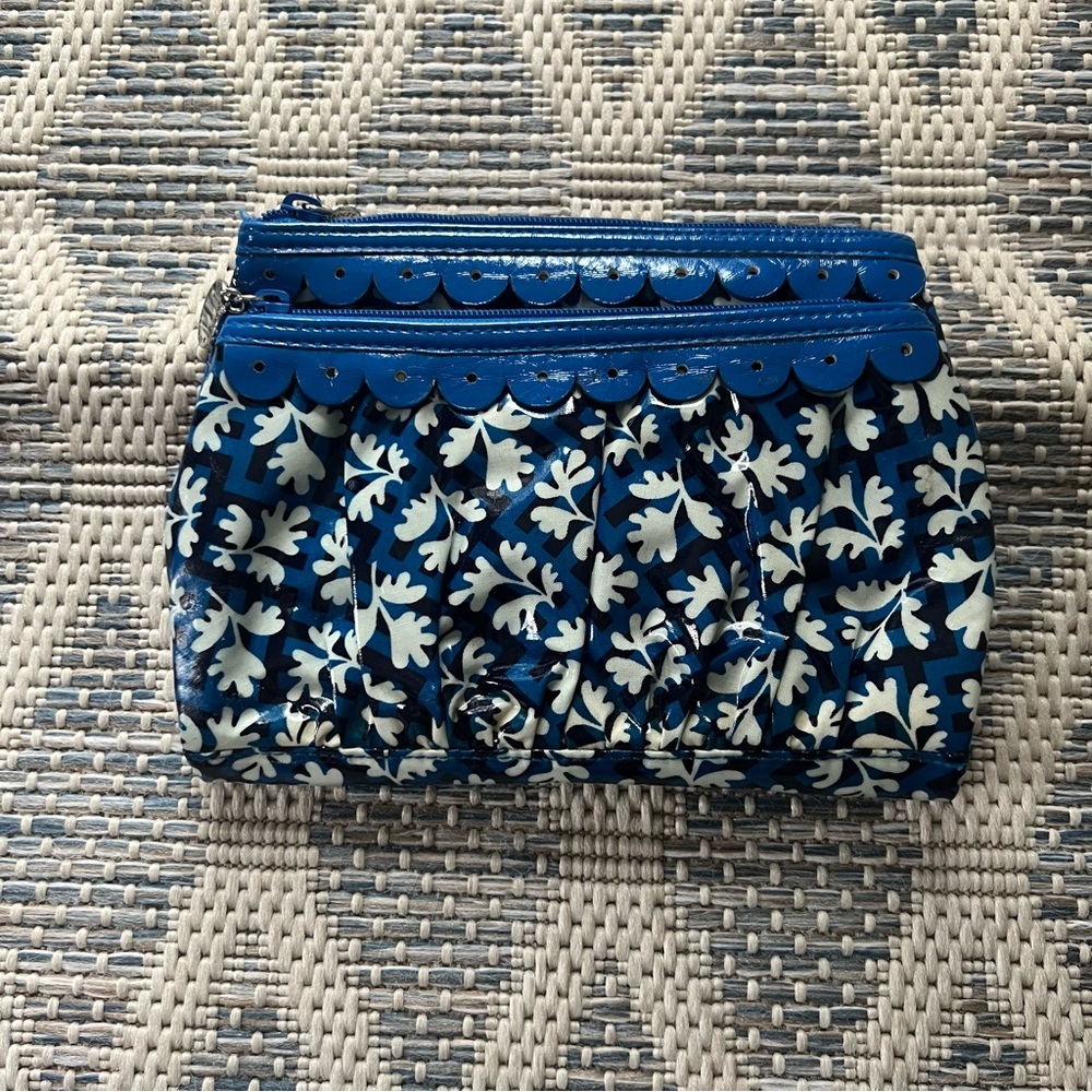 Vera Bradley Twice as Nice Cosmetic Clutch Blue Lagoon FRILL RETIRED PRINT